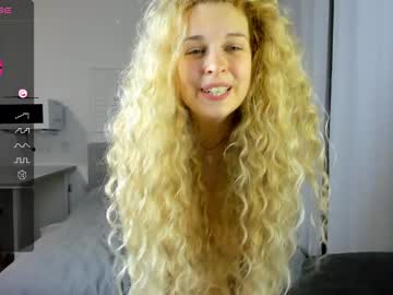 girl
        mila_martella2004 cam image #2316386