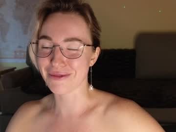 girl
        tinayummy cam image #2677508