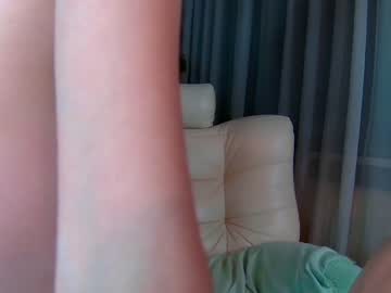 couple
        williamandmia cam image #615681