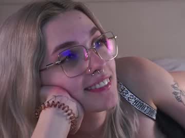 girl Lovely Nude Webcam Girls And Couples with elinacherry