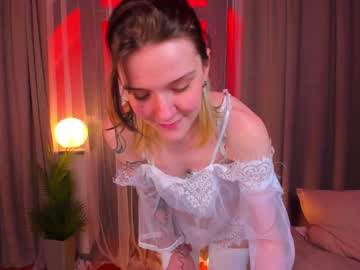 girl
        raypeach cam image #571208