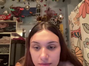 girl
        fairygirlcait cam image #3965536