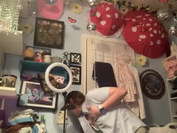 girl
        fairygirlcait cam image #3987872
