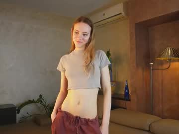 girl
        sunnivaharder cam image #6518700