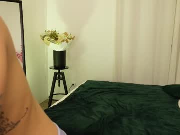 girl
        miarouxie cam image #6891786