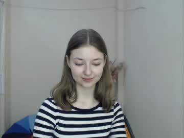 girl
        vivien_leight cam image #1018977