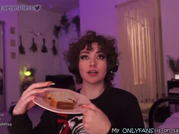 girl
        evelynpiers cam image #178955
