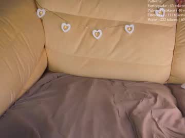 girl
        kittywannawin cam image #4861299
