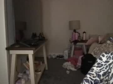 girl
        emiefox2 cam image #6694690