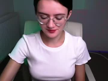 girl
        ketrin_pirsss cam image #5014333