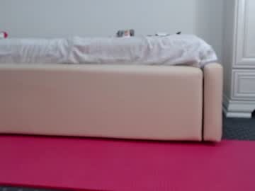 girl
        carmela_fox cam image #230978