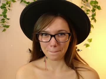 girl
        teresabriggs cam image #2772702