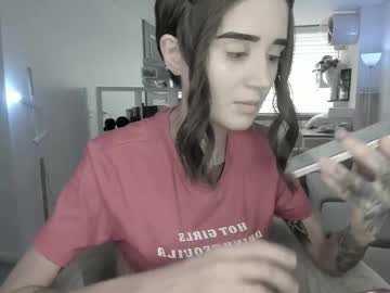 girl
        lonelly_lolly98 cam image #6482286