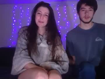 couple
        frecklemoonbaby cam image #3380124