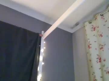 girl
        loulajadeb cam image #1477603