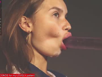 girl
        katymolly cam image #1880243