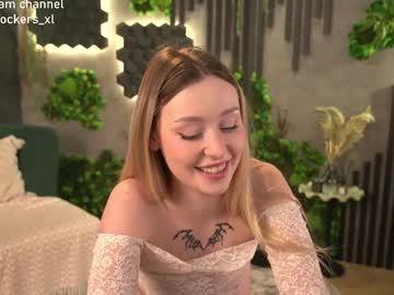 girl
        ella_knockers_xl cam image #6748603