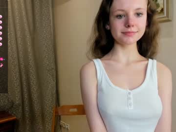 girl
        maryrogersa cam image #2292829
