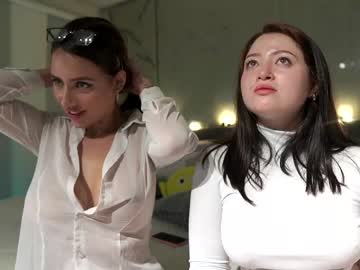 girl
        nina_mon cam image #3929151