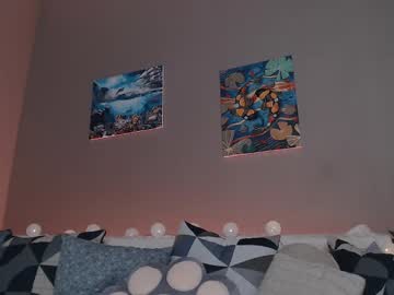 girl
        little_pearl_ cam image #2351814