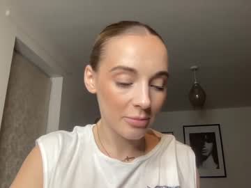 girl
        nickisymms_ cam image #1003485