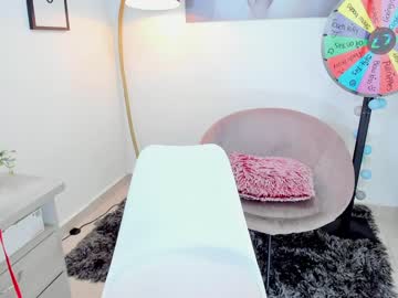 girl
        missniley cam image #2174633