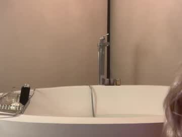 girl
        bigbootybrooks cam image #6827636