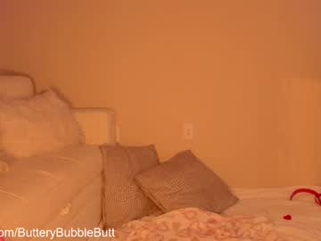 girl
        butterybubblebutt cam image #6245259
