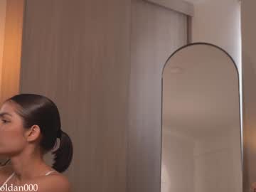 girl
        laura_roldan cam image #5957303