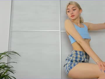 girl
        elizabeth__gray cam image #266212