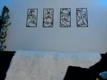 girl
        xlunaskye cam image #4037527