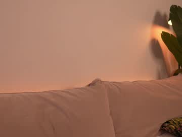 girl
        toxl cam image #6396011