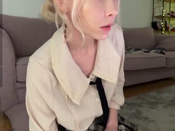 girl
        neondemon_ cam image #3224384