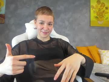 girl
        kaylaa_fox cam image #2480417