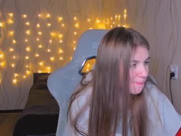 girl
        kylie_mine cam image #184727