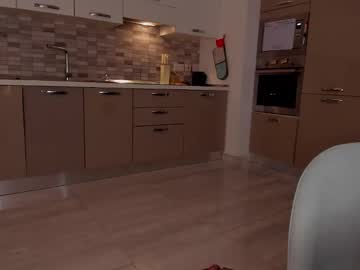 girl
        itsbellax cam image #6215930