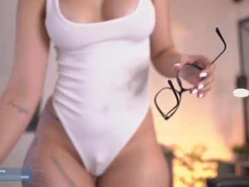 girl
        laura_roldan cam image #4937852