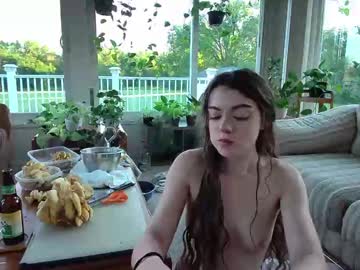 girl
        rosegold18 cam image #4469565