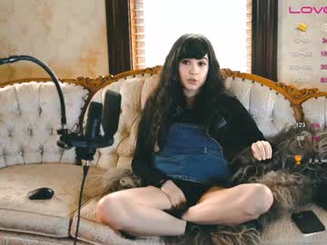 girl
        ingennui cam image #1419219