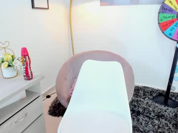 girl
        missniley cam image #2201594