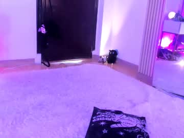girl
        zephirah_abney cam image #6684436