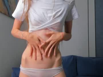 girl
        wildabolling cam image #4433115