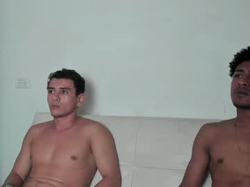couple
        hard_zone01 cam image #2865600