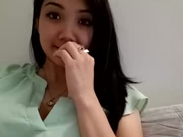 girl
        london_tipton cam image #2205259