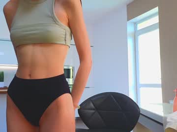 girl
        lucettagibbard cam image #5001336