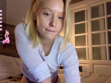 girl
        callme_star cam image #4205329