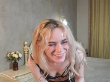 girl
        courtneyabigail cam image #3517980