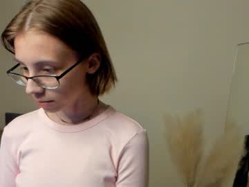 girl
        jodychurchwell cam image #4205176