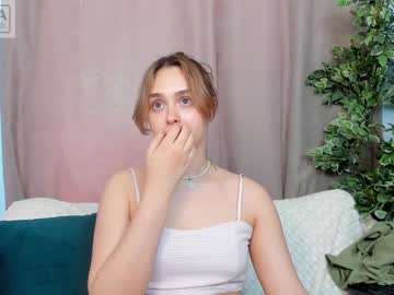 girl
        evi_wow cam image #1867049