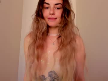 girl
        emmycrystal_ cam image #4089595